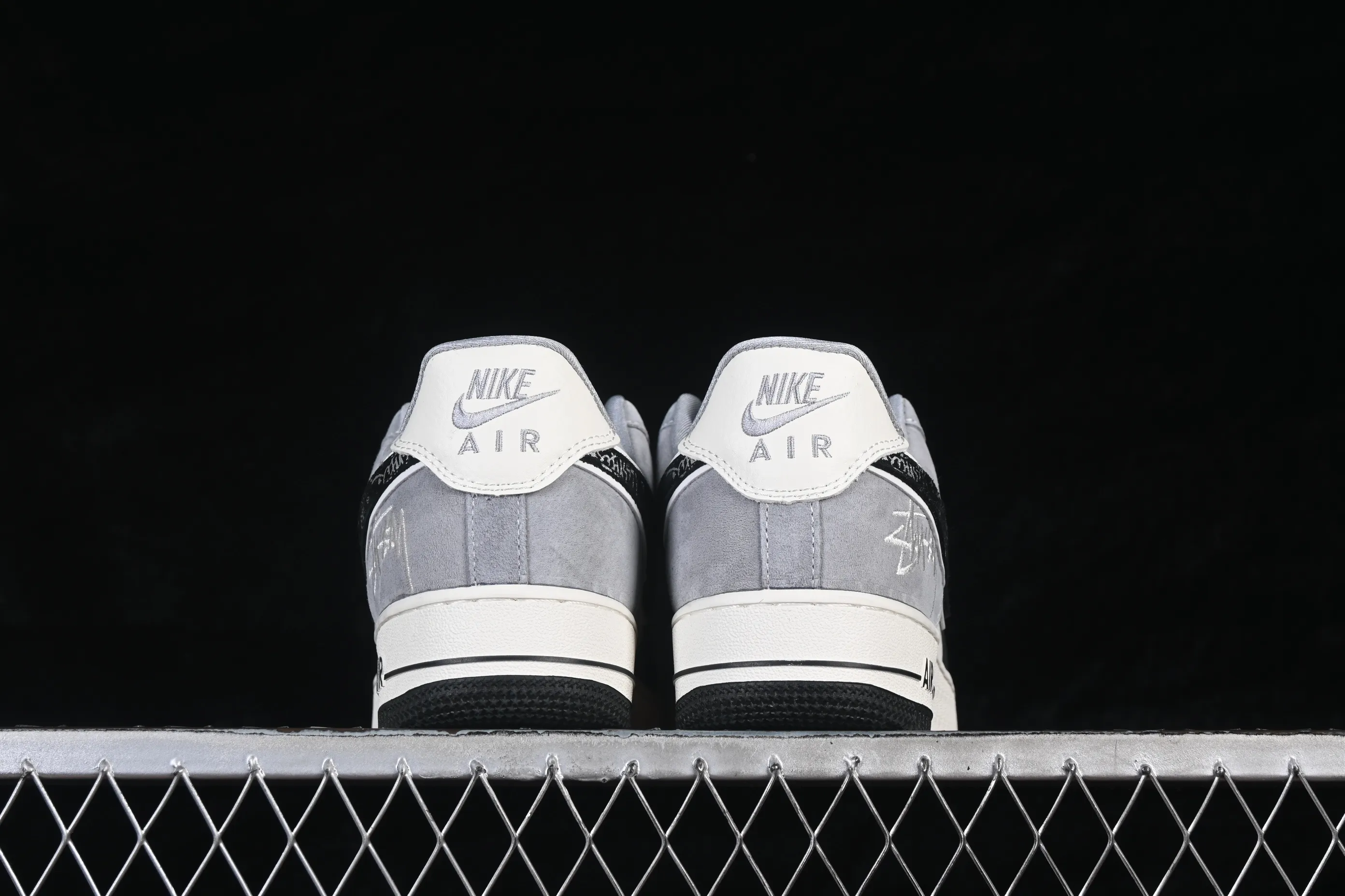 All categories Nk Air Force 1 Air Force series Nk Air Force 1 Low Air Force low-top Nike Air Force 1'07 Low Black and white gray Air Force 1 low-top casual sneakers SS1979-013